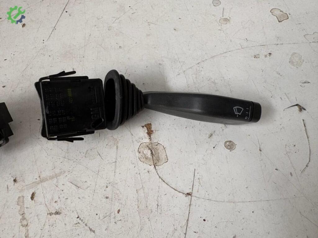Opel Combo Silecek Kolu çıkma parça