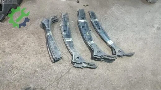 Peugeot 206 Ön Cam Izgarası 1998-2004 çıkma parça