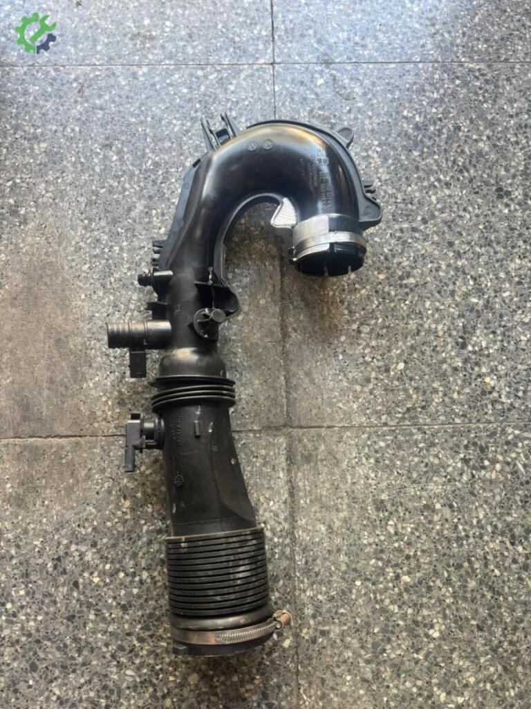 Mercedes-Benz 200 Hava Filtresi Hortumu A2700901029 çıkma parça