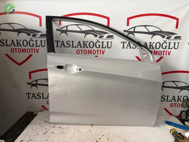 Hyundai Accent Blue Sağ Ön Kapı çıkma parça