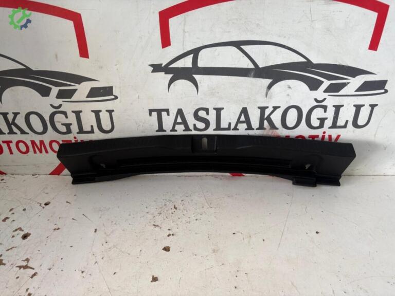 Toyota Auris Eşik Bakaliti çıkma parça