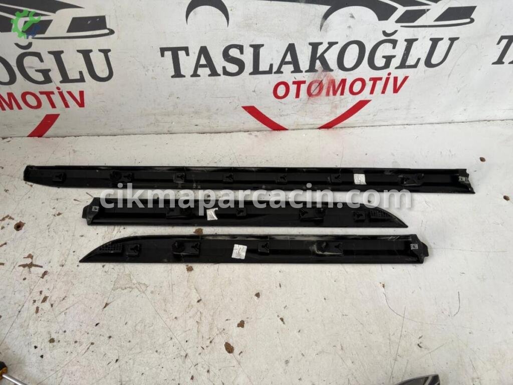 Renault Clio Kapı Bandı & Çıtası çıkma parça