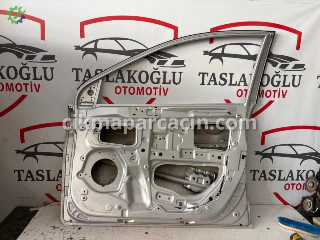 Hyundai Accent Blue Sağ Ön Kapı çıkma parça