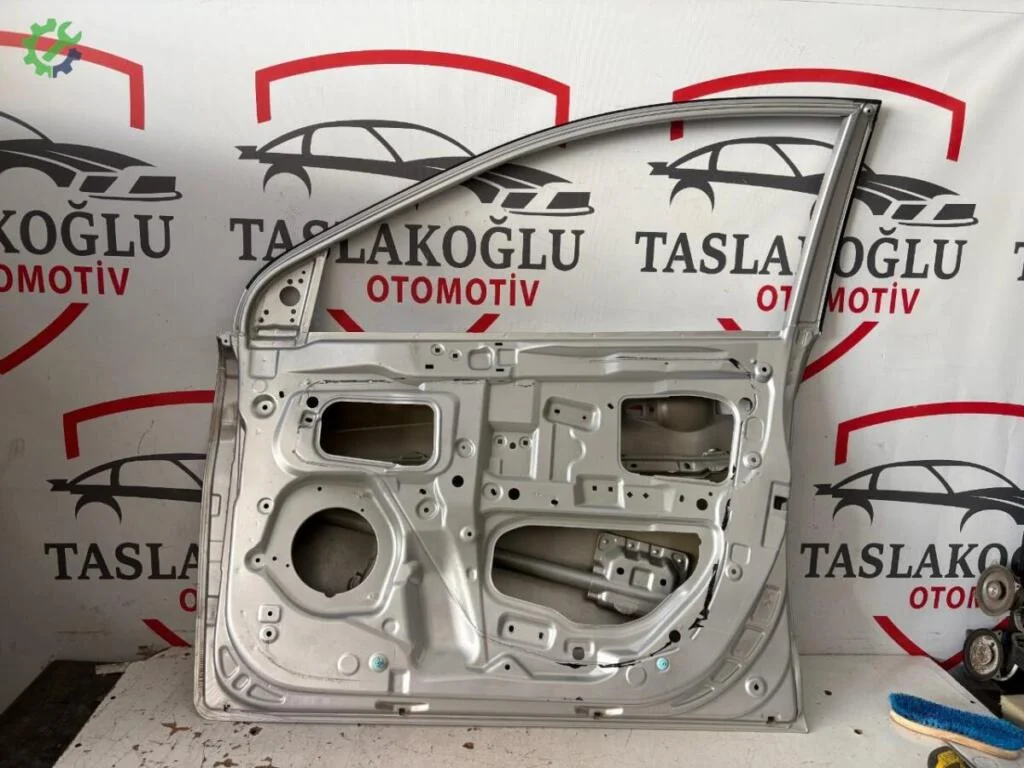 Hyundai Accent Blue Sağ Ön Kapı çıkma parça