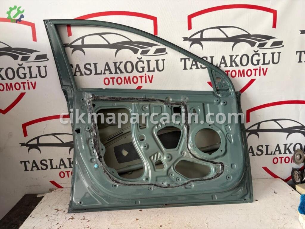 Hyundai Bayon Sol Ön Kapı çıkma parça