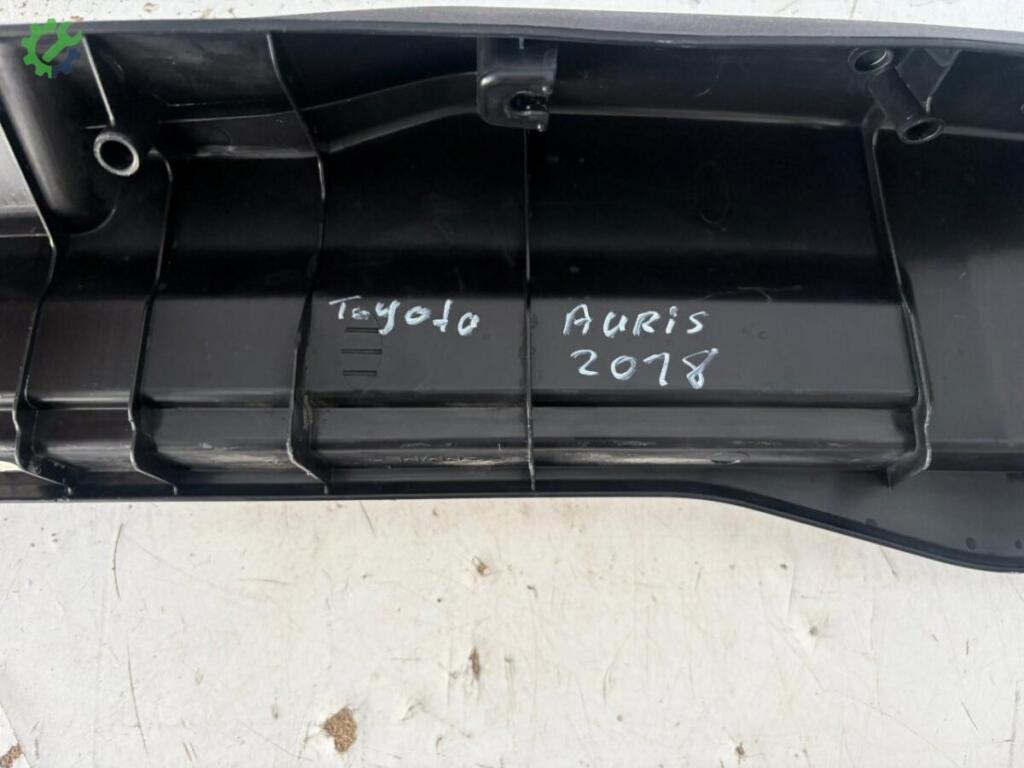 Toyota Auris Eşik Bakaliti 6471602130 çıkma parça