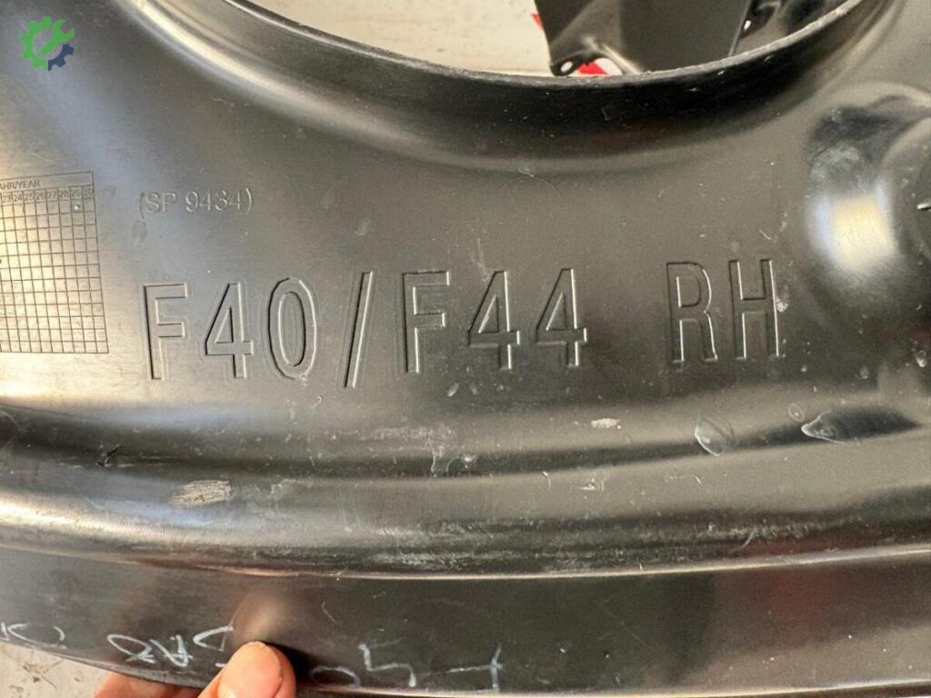 BMW 1 Serisi Davlumbaz çıkma parça