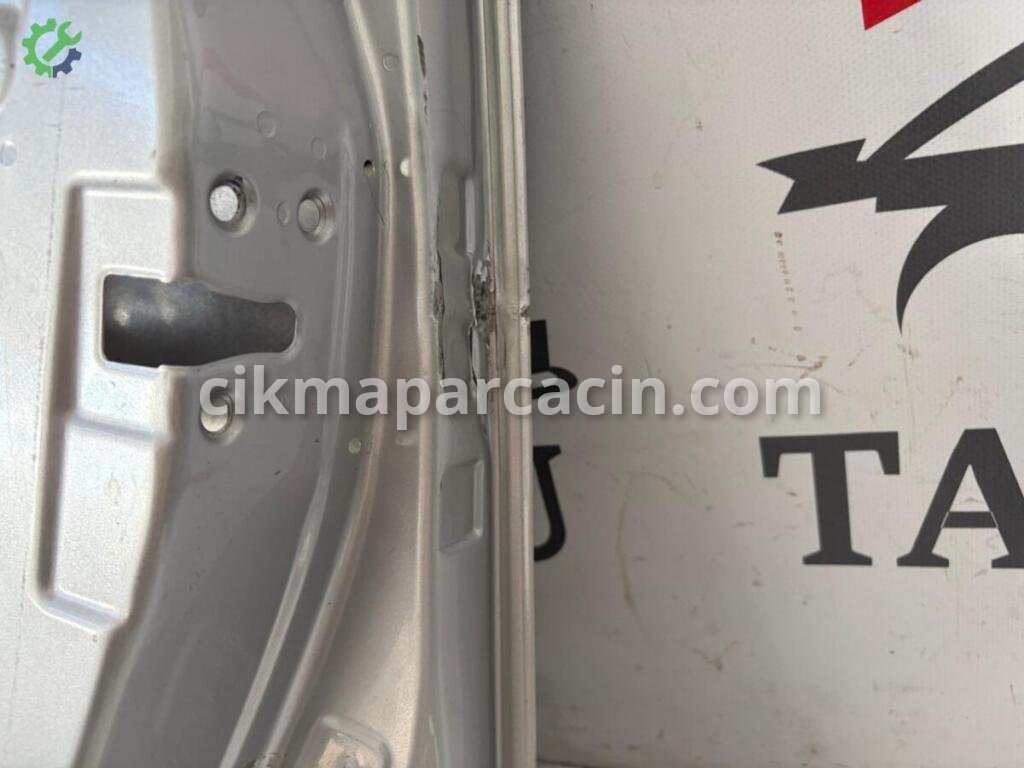 Hyundai Accent Blue Sağ Ön Kapı çıkma parça
