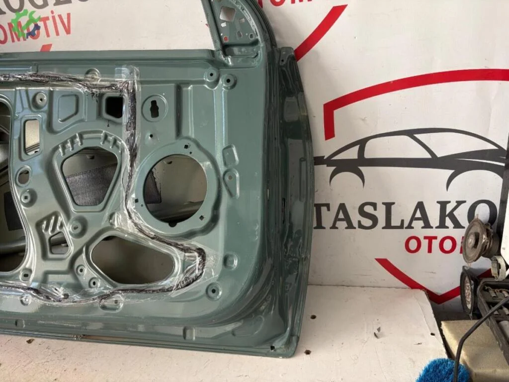 Hyundai Bayon Sol Ön Kapı çıkma parça