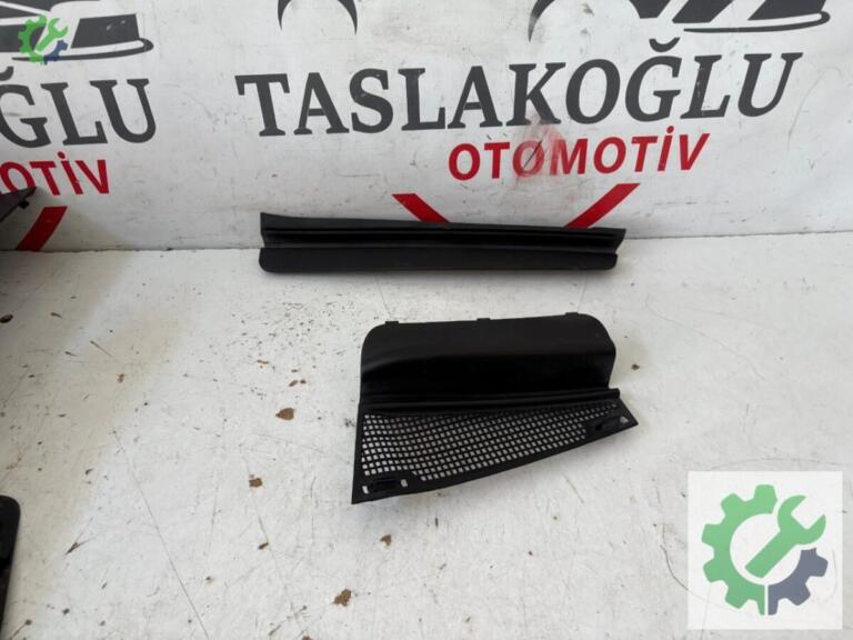 Renault Kangoo Ön Cam Izgarası çıkma parça