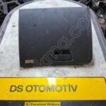 2000-2006 MİTSUBISHI CARIZMA TORPİDO KAPAGI