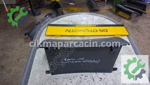 Mitsubishi Carisma Torpido Kapağı 2000-2006 çıkma parça