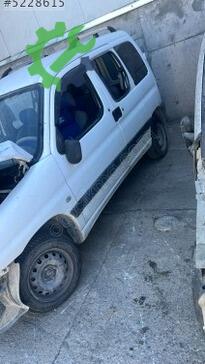 Peugeot Partner Ara Bölme Sacı çıkma parça