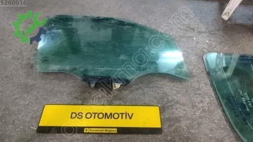 Nissan Navara Sağ Ön Kapı Camı 2004-2010 çıkma parça