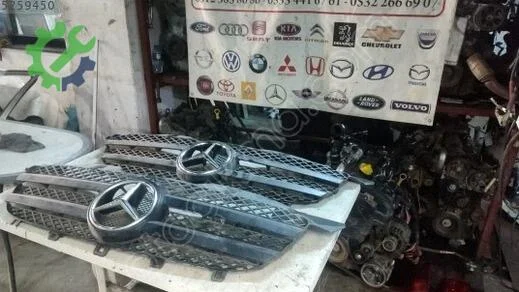 Mercedes-Benz Sprinter Ön Panjur 2008-2013 çıkma parça