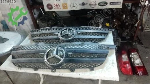 Mercedes-Benz Sprinter Ön Panjur 2008-2013 çıkma parça