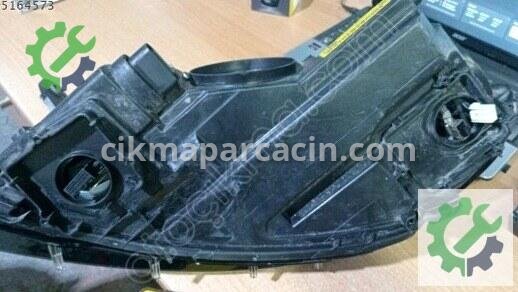 Volkswagen Passat Sağ Ön Far 2011-2015 çıkma parça