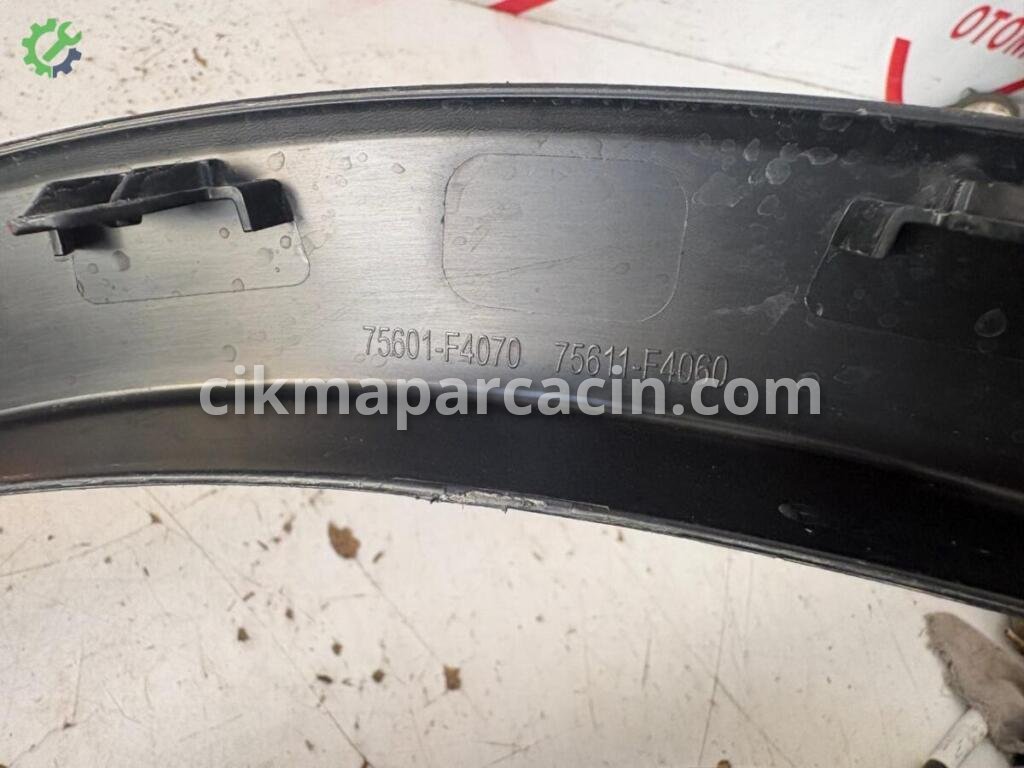 Toyota C-HR Dodik 75601F4070 çıkma parça