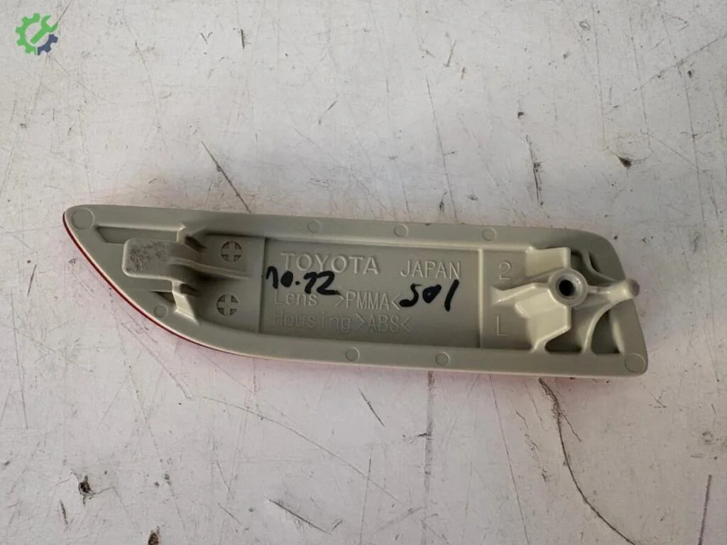 Toyota Corolla Tampon Reflektörü çıkma parça