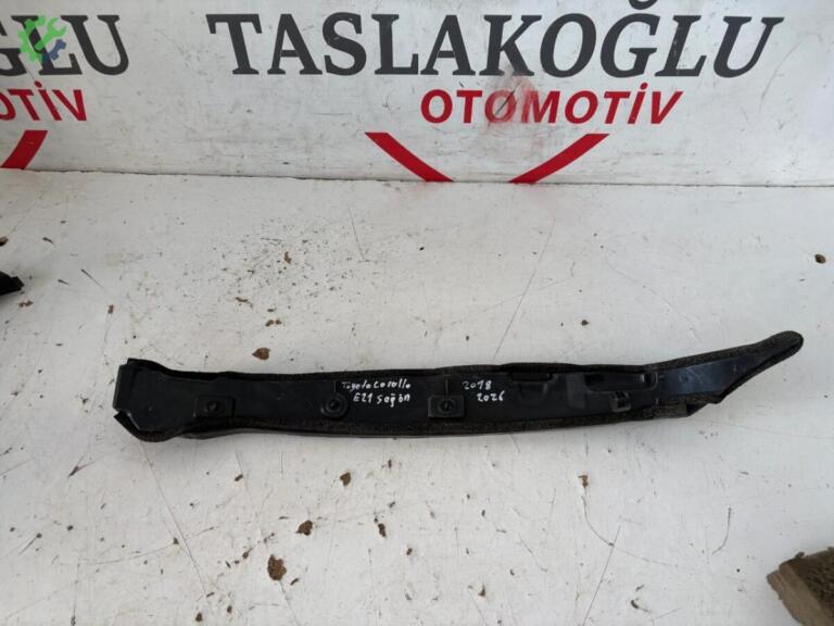 Toyota Corolla Sağ Ön Çamurluk çıkma parça