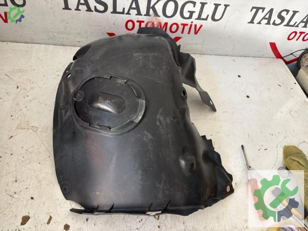 Renault Megane Davlumbaz çıkma parça