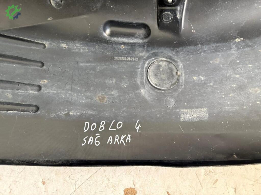 Fiat Doblo Davlumbaz çıkma parça