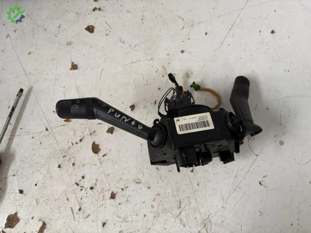Fiat Punto Silecek Kolu çıkma parça