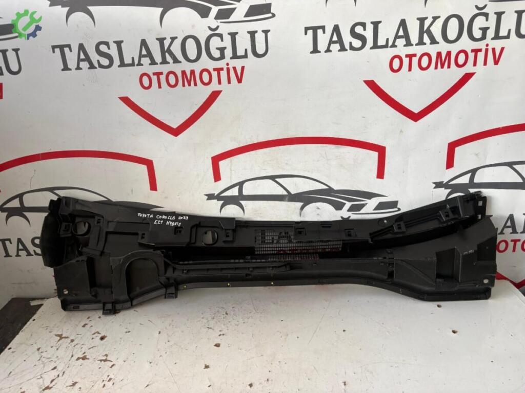 Toyota Corolla Ön Cam Izgarası 5570816170 çıkma parça