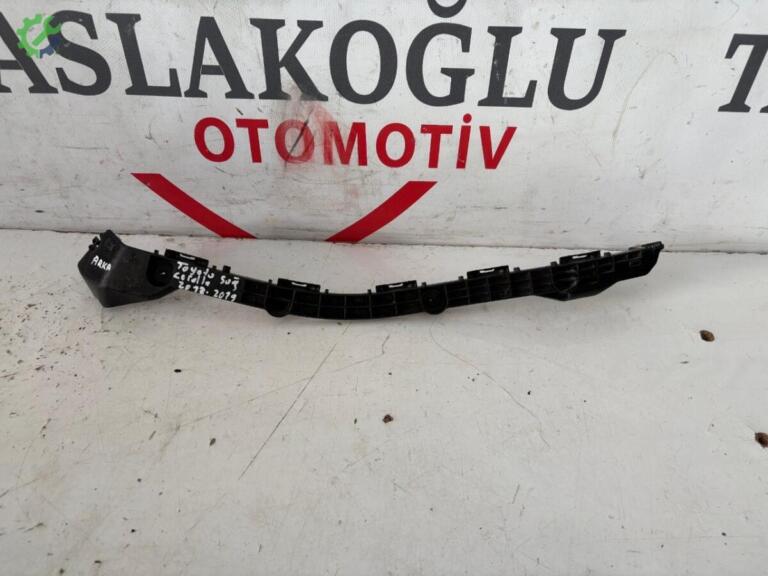 Toyota Corolla Tampon Braketi çıkma parça