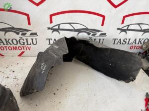 AUDİ A3 SAĞ ÖN DAVLUMPAZ