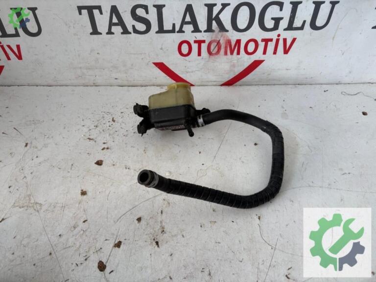 Toyota Corona Direksiyon Yağ Deposu çıkma parça