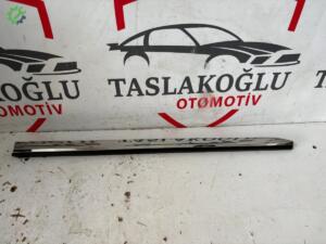 RENAULT CLİO 5 ÖN SAĞ KAPI ÇITASI ORJİNAL