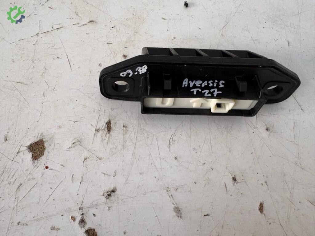 Toyota Avensis Bagaj Açma Düğmesi 8484005040 çıkma parça