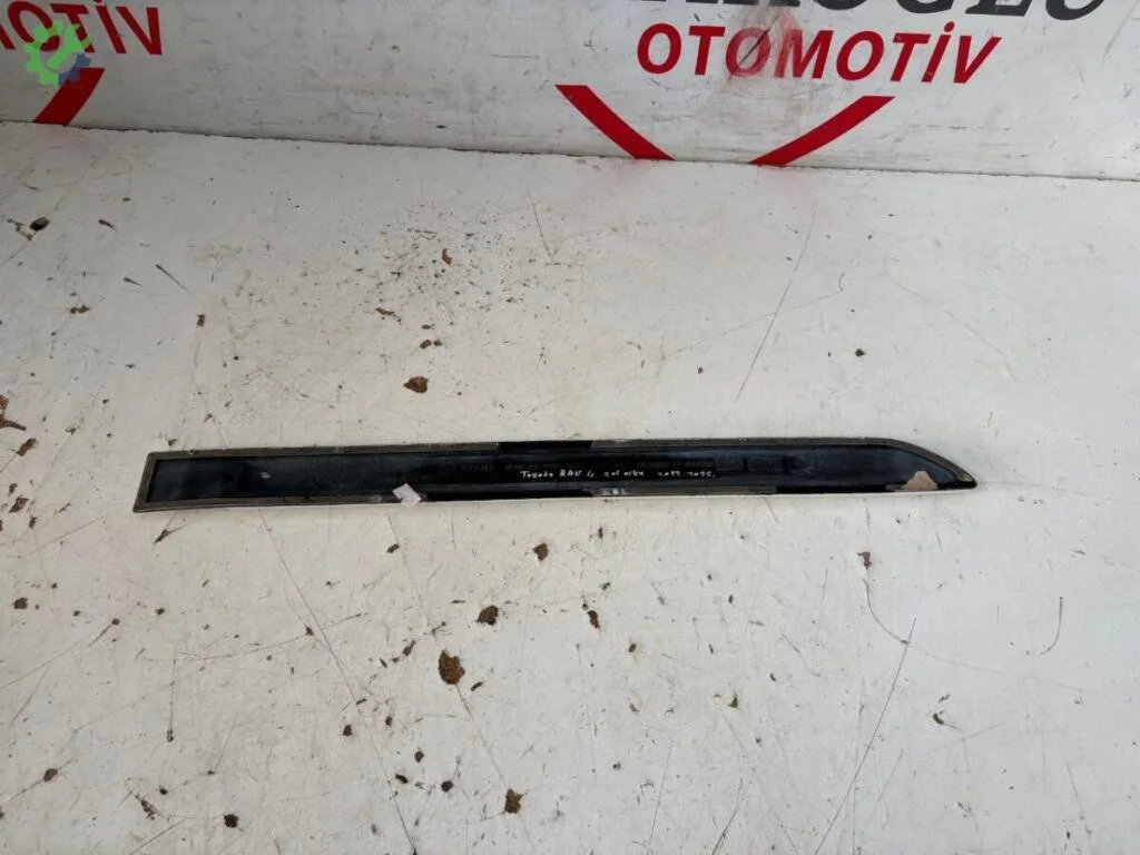 Toyota RAV4 Kapı Bandı & Çıtası çıkma parça