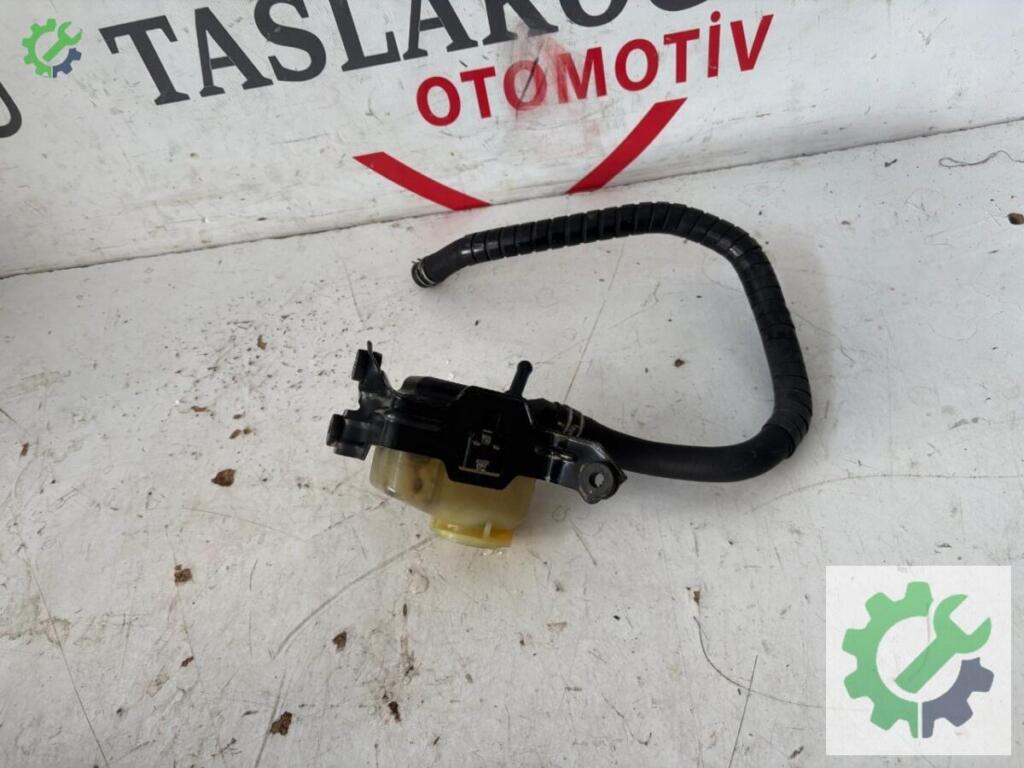 Toyota Corona Direksiyon Yağ Deposu çıkma parça