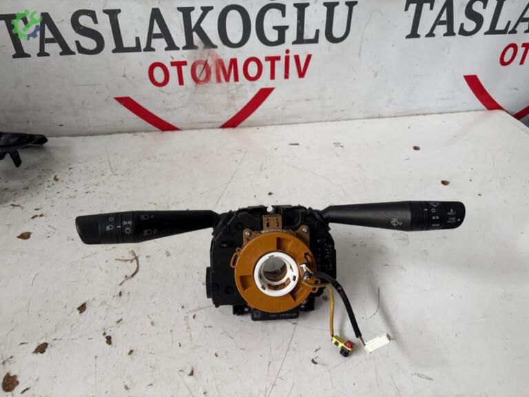 Fiat Doblo Sinyal Kolu çıkma parça
