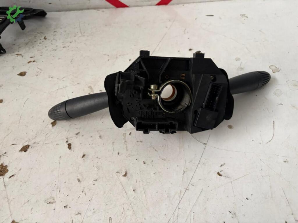 Fiat Palio Silecek Kolu çıkma parça