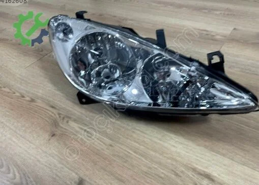 Peugeot 307 Sağ Ön Far 6205Z3 çıkma parça
