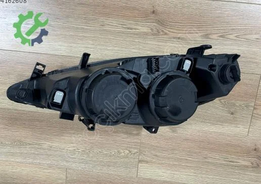 Peugeot 307 Sağ Ön Far 6205Z3 çıkma parça