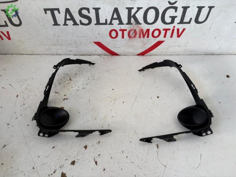 Toyota Corolla Sis Farı Çerçevesi çıkma parça