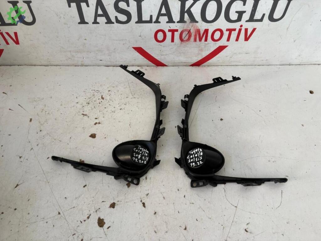 Toyota Corolla Sis Farı Çerçevesi çıkma parça