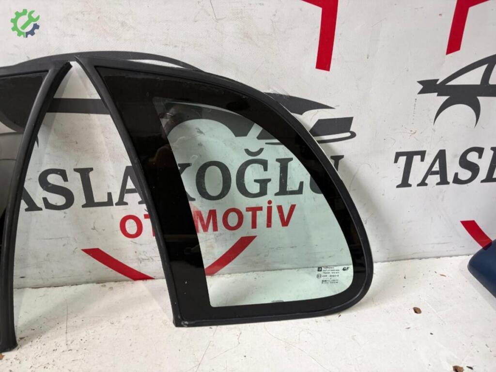 Opel Corsa Kelebek Camı çıkma parça