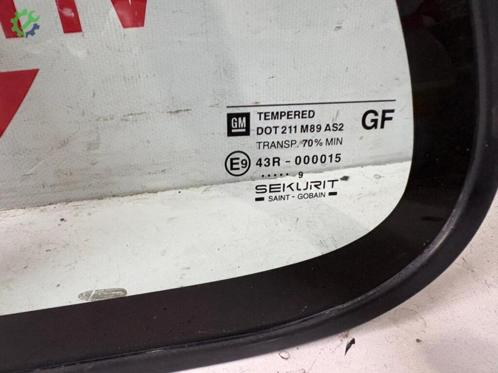 Opel Corsa Kelebek Camı çıkma parça