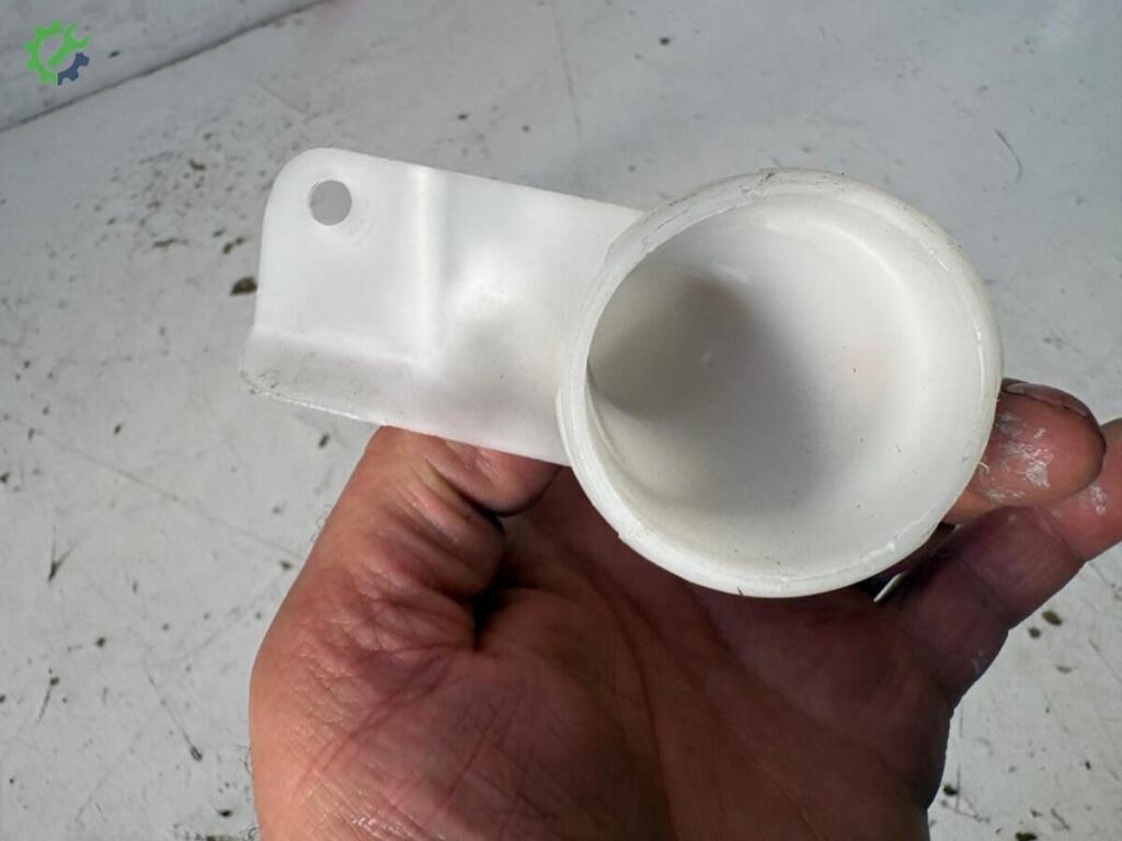 Toyota Corolla Silecek Suyu Deposu çıkma parça