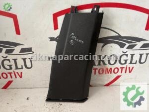 VOLKSWAGEN PASSAT B8 SAĞ ORTA DİREK BAKALİTİ