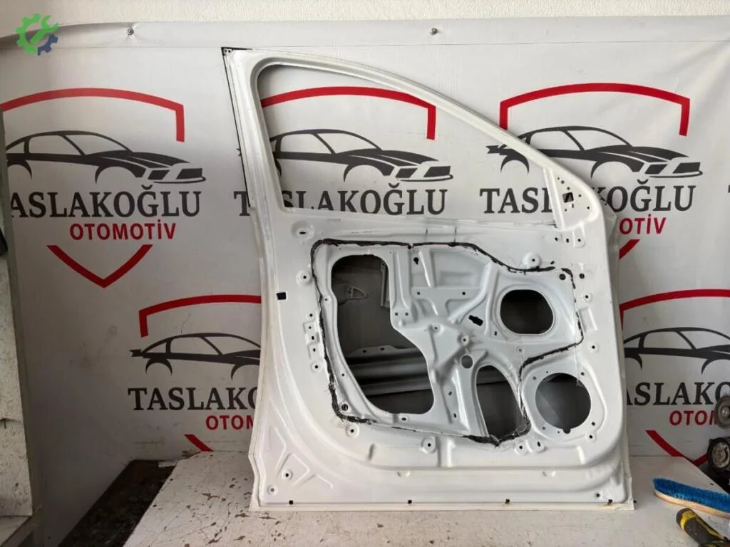 Hyundai Tucson Sol Ön Kapı çıkma parça