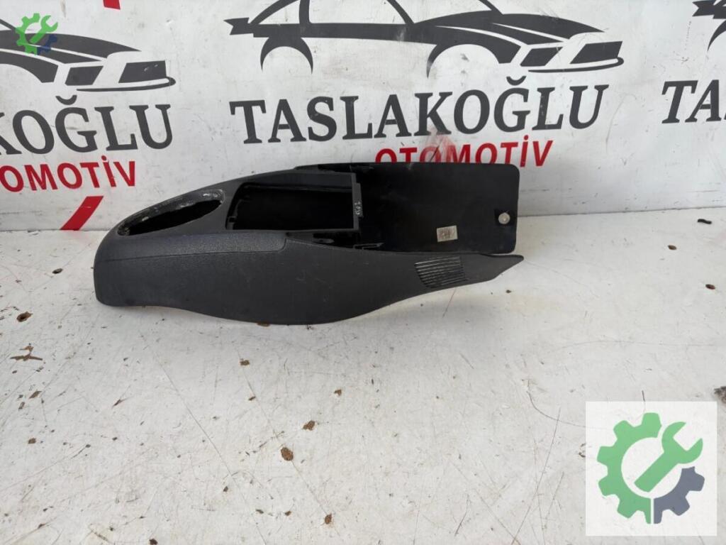 Renault Symbol Orta Konsol çıkma parça