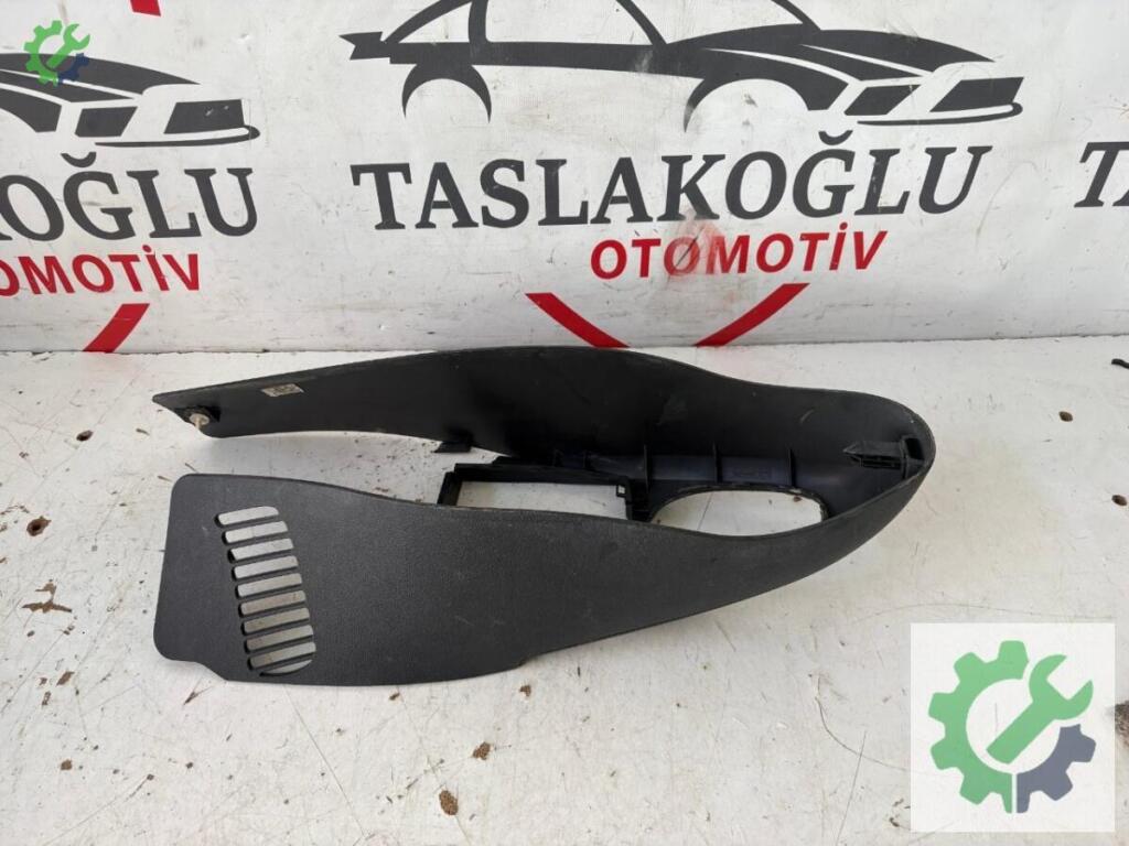 Renault Symbol Orta Konsol çıkma parça