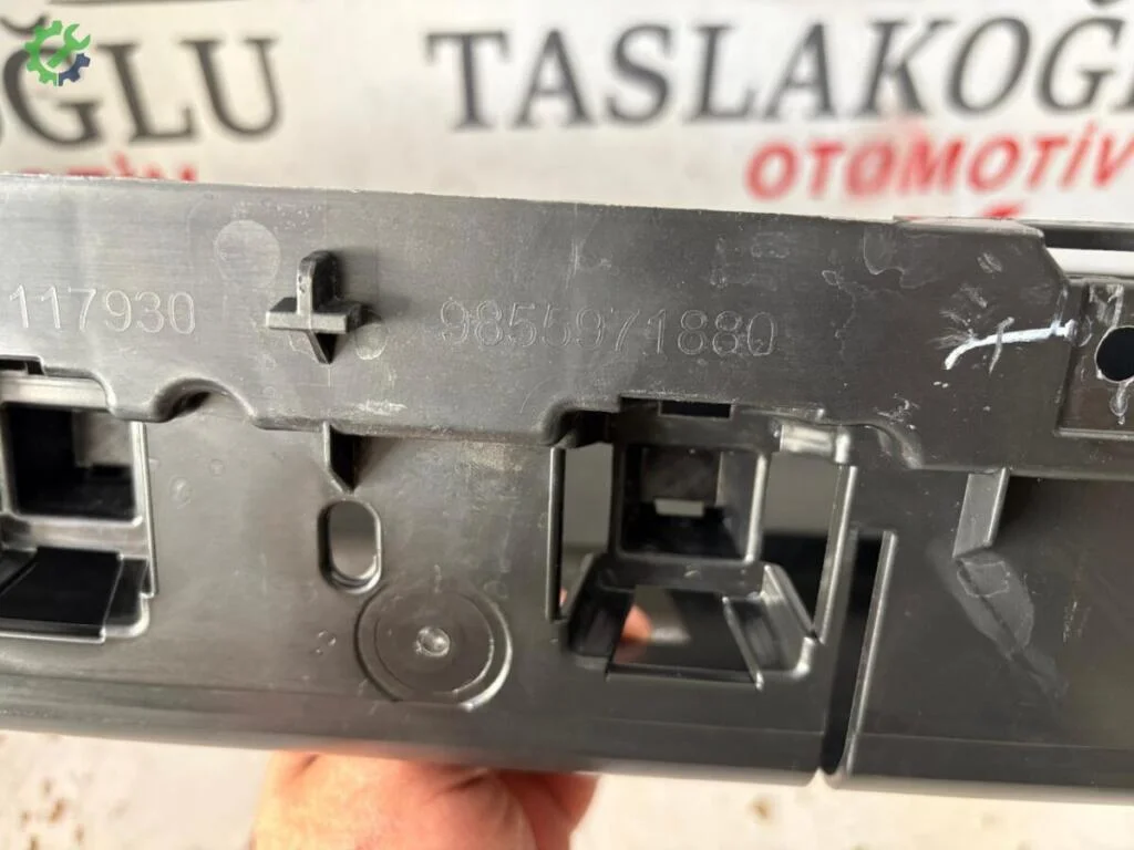 Peugeot Rifter Ön Panel 9855971880 çıkma parça