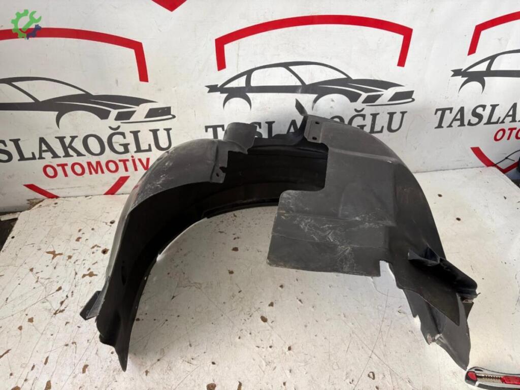 Ford Focus Ön Davlumbaz çıkma parça